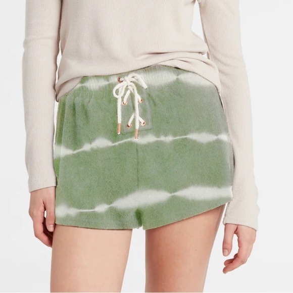 NWT Volcom Lived In Lounge Tie Dye Shorts in Light Army Green - Picture 1 of 9